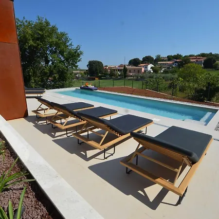 Luxurious Sorici With Private Pool And Mediterranean Landscape - Four Bedroom Willa